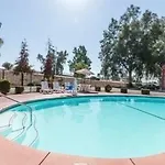 Howard Johnson By Wyndham Bakersfield 