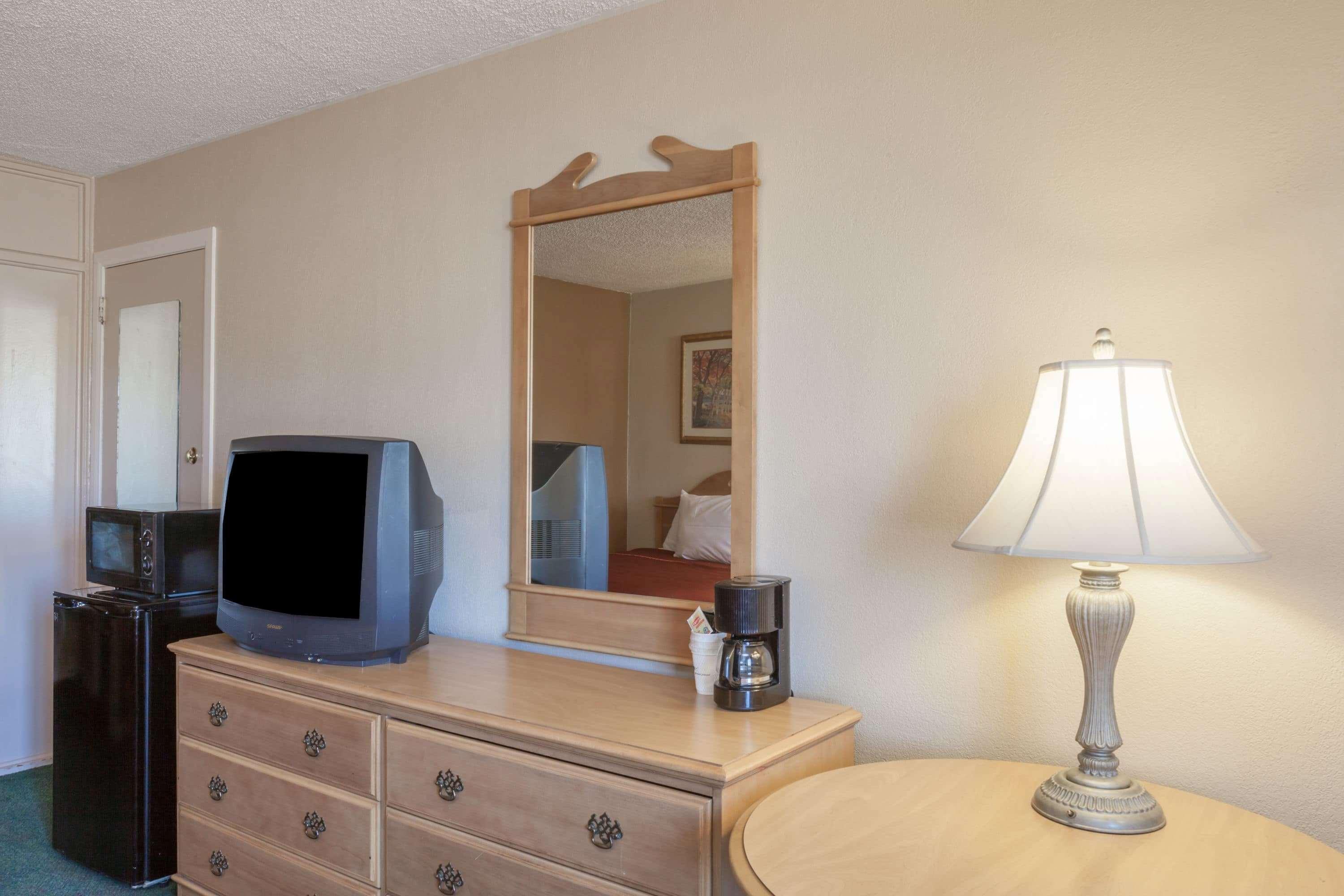 Howard Johnson By Wyndham