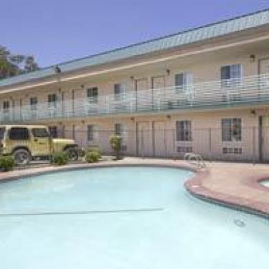 Hotel Howard Johnson By Wyndham Bakersfield