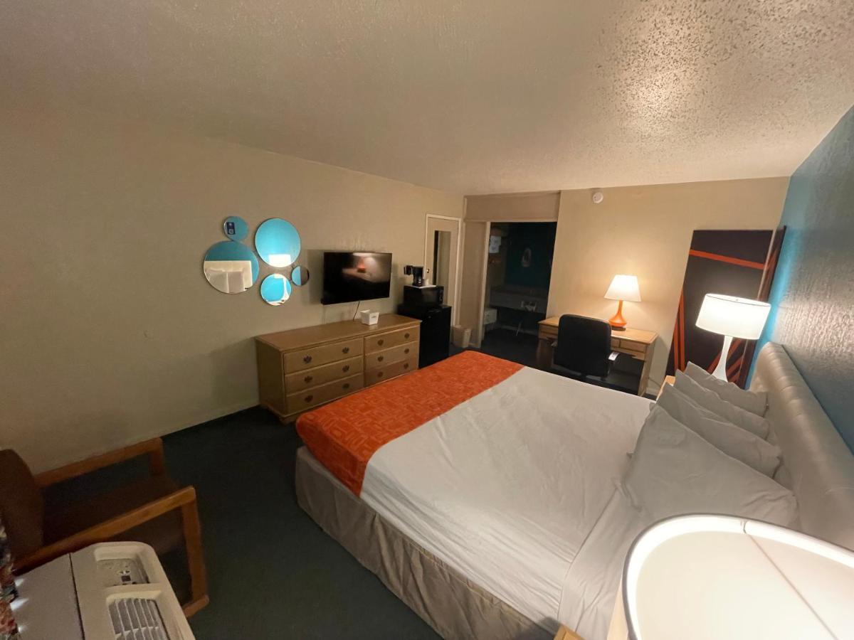 Howard Johnson By Wyndham Hotel *
