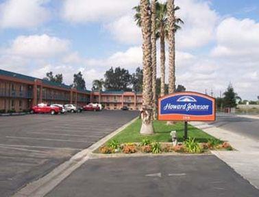 Howard Johnson By Wyndham * Bakersfield